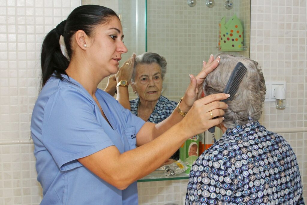 Serveis de Cura a Domicili | Assistència a Persones Majors al Maresme